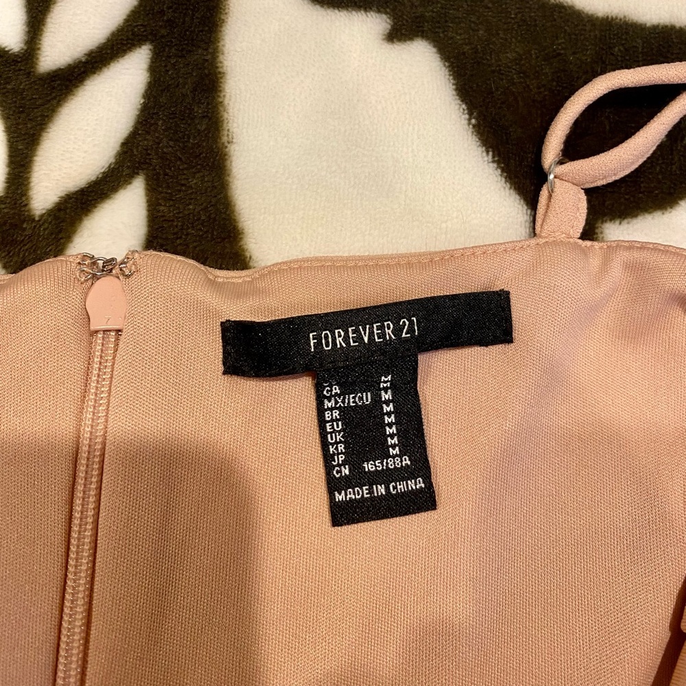 Light pink dress - Picture 3 of 3